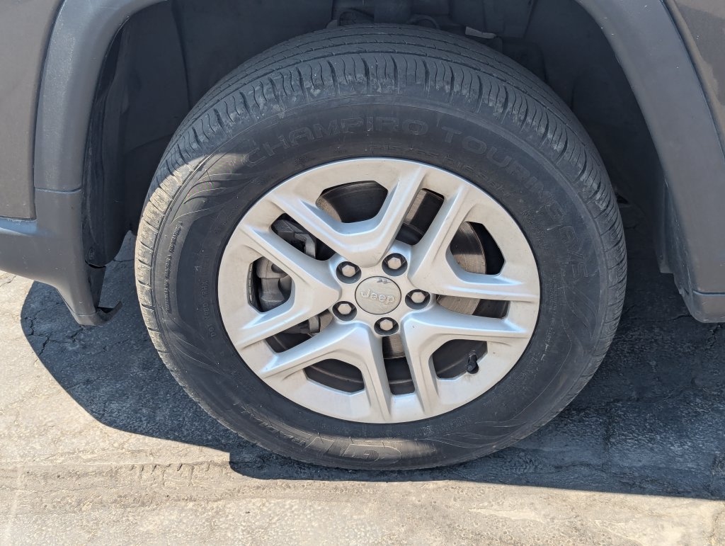 Used 2018 Jeep Compass Sport AWD/4WD image 10