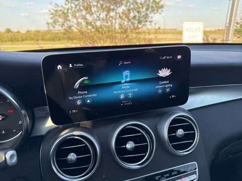 Used 2021 Mercedes-Benz GLC 300 image 8