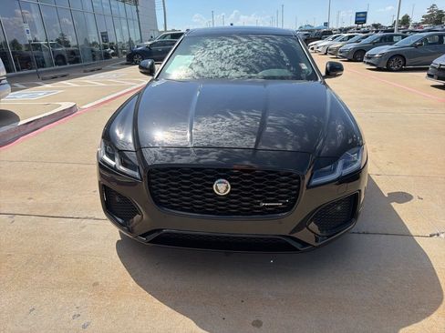 Used 2024 Jaguar XF R-Dynamic SE RWD image 8