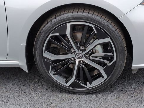 Used 2024 Nissan Altima 2.5 SR w/ SR Premium Package FWD image 10