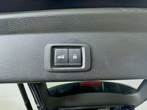 Used 2025 Mitsubishi Outlander SE FWD image 30