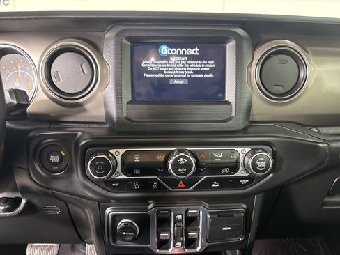 Used 2020 Jeep Gladiator Sport w/ Quick Order Package 24S image 15