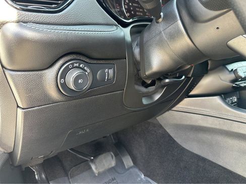 Used 2022 Dodge Durango GT image 32