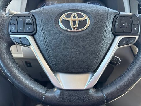 Used 2019 Toyota Sienna XLE Premium AWD/4WD image 15