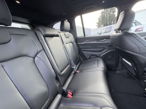 New 2026 Jeep Grand Cherokee Limited w/ Limited Altitude Package image 23