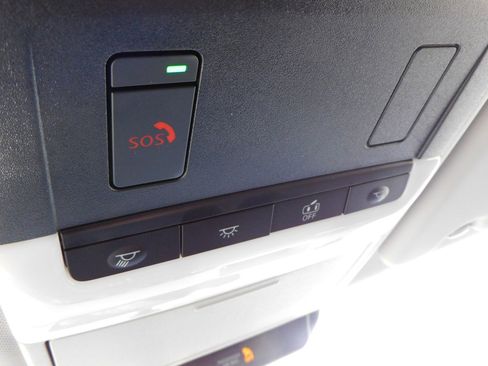 New 2025 Mitsubishi Outlander SE image 29