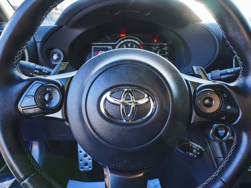 Used 2025 Toyota GR86 Premium image 23