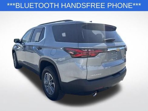 Used 2023 Chevrolet Traverse LT FWD image 3