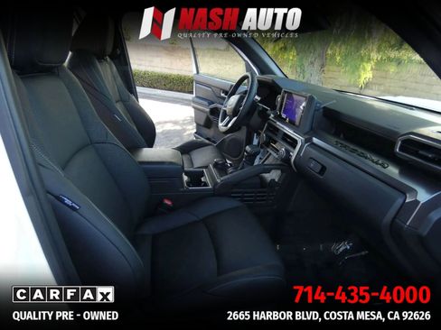 Used 2025 Toyota Tacoma TRD Sport AWD/4WD image 31