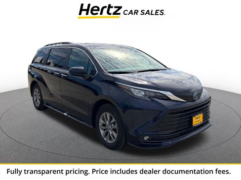 Used 2025 Toyota Sienna XLE FWD image 1