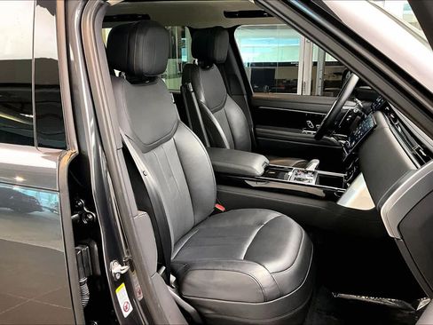 Used 2023 Land Rover Range Rover Long Wheelbase SE image 16