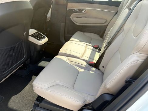 New 2026 Volvo XC90 B6 Ultra image 19