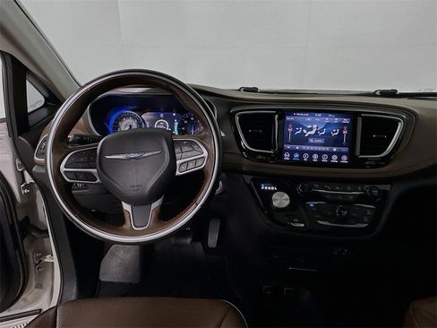 Used 2019 Chrysler Pacifica Limited w/ Tire & Wheel Group image 19