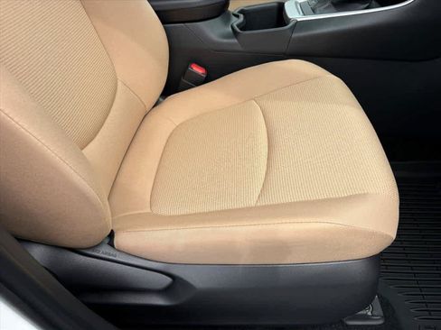 Used 2025 Toyota RAV4 LE AWD/4WD image 7