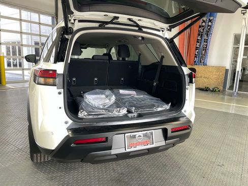 New 2026 Nissan Pathfinder SV FWD image 7