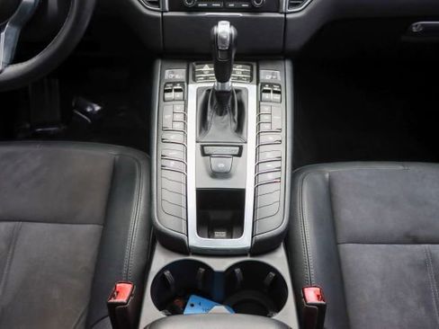 Used 2017 Porsche Macan S image 27