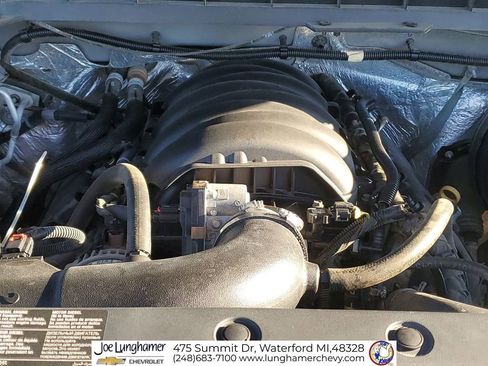 Used 2018 Chevrolet Silverado 1500 LT w/ All Star Edition image 28