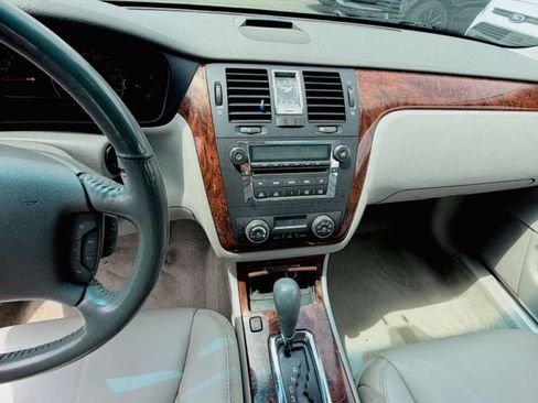 Used 2006 Cadillac DTS w/ Sun And Sound Package FWD image 12