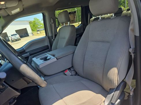 Used 2017 Ford F150 XLT AWD/4WD image 12