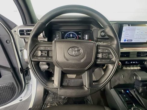 Used 2025 Toyota Tacoma SR5 AWD/4WD image 16
