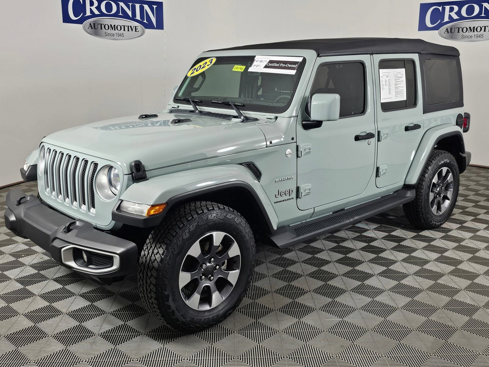 Used 2023 Jeep Wrangler Unlimited Sahara w/ Cold Weather Group AWD/4WD image 39