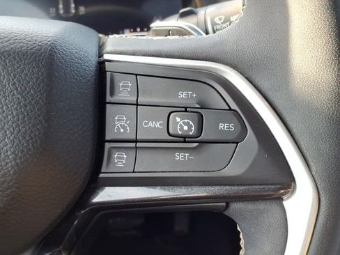 Certified 2023 Jeep Grand Cherokee Altitude image 23