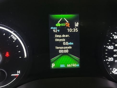 Used 2021 Toyota Sienna XLE FWD image 16