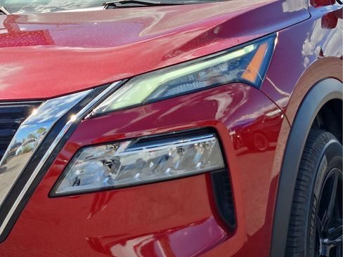 Used 2021 Nissan Rogue SV FWD image 7