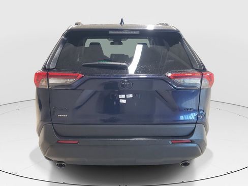 Used 2022 Toyota RAV4 XLE w/ Convenience Package image 7
