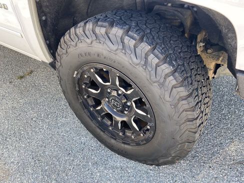 Used 2018 Chevrolet Silverado 1500 LT RWD image 25