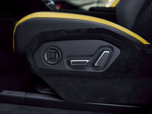 Used 2024 Lamborghini Urus Performante image 42