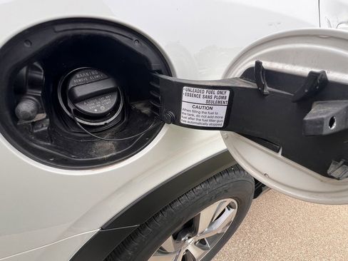 Used 2023 Subaru Ascent Premium w/ Convenience Package image 39