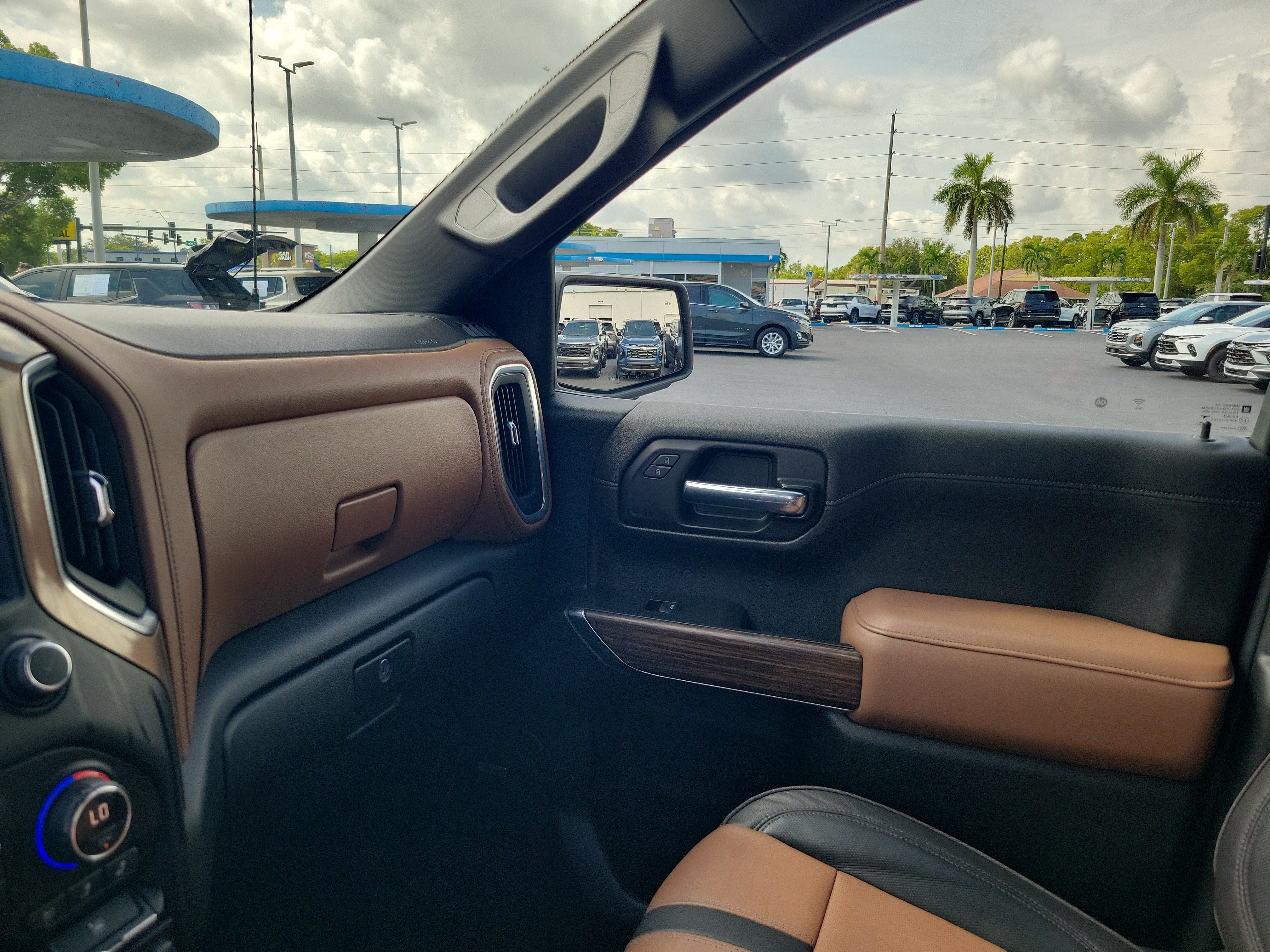 Used 2021 Chevrolet Silverado 1500 High Country w/ Technology Package AWD/4WD image 29