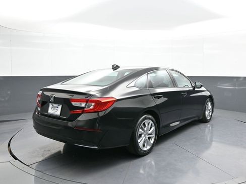 Certified 2019 Honda Accord LX image 6
