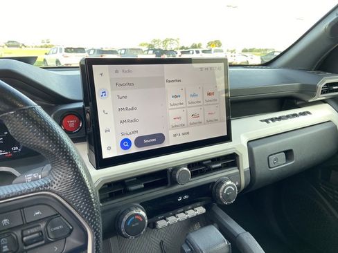 Used 2024 Toyota Tacoma TRD Off-Road image 38