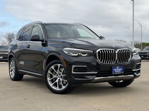 Used 2023 BMW X5 xDrive40i w/ Premium Package image 2