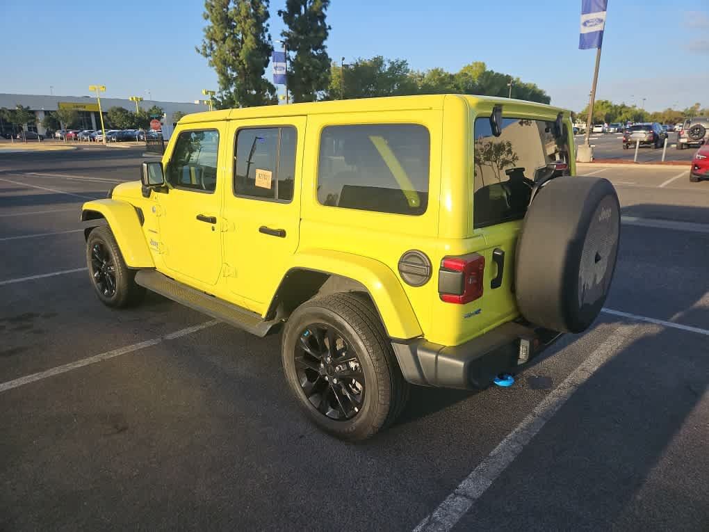 Used 2023 Jeep Wrangler Unlimited Sahara AWD/4WD image 5
