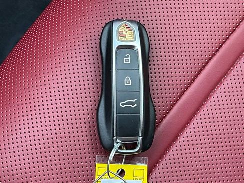 Used 2022 Porsche Cayenne Coupe AWD/4WD image 33