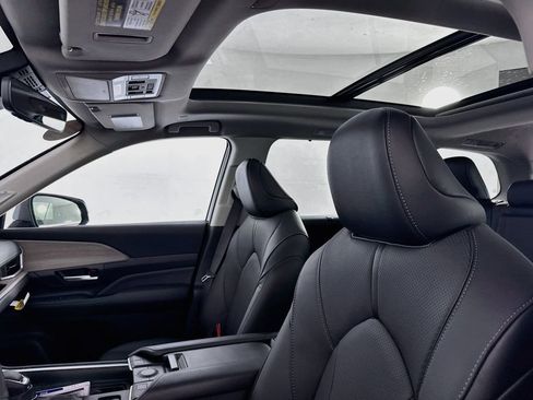 New 2026 Toyota Grand Highlander Limited image 33