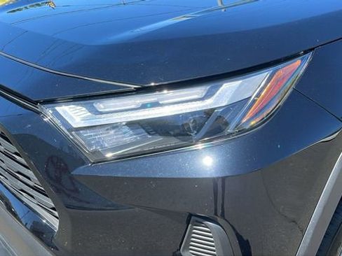 Used 2023 Toyota RAV4 LE AWD/4WD image 7