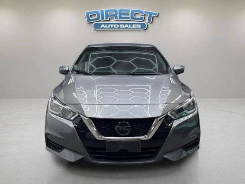 Used 2021 Nissan Versa SV image 2
