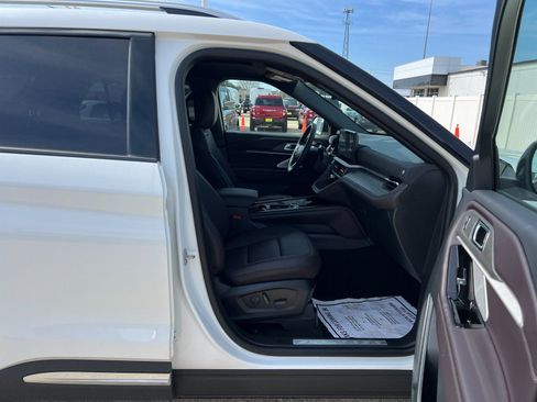 New 2026 Ford Explorer Platinum RWD image 9