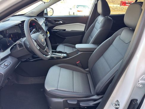 New 2026 Chevrolet Trax LT FWD image 18