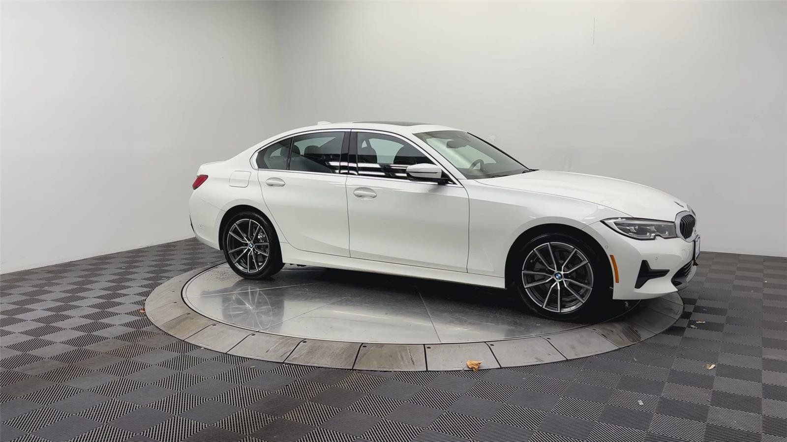 Used 2021 BMW 330e xDrive w/ Convenience Package AWD/4WD image 6