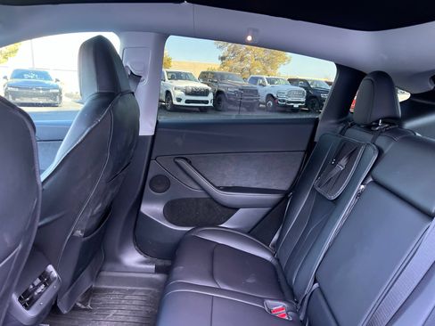 Used 2025 Tesla Model Y Long Range RWD image 22