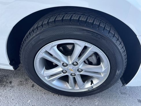 Used 2018 Chevrolet Cruze LT w/ Convenience Package image 12