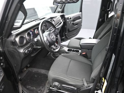 Used 2022 Jeep Gladiator Willys image 10