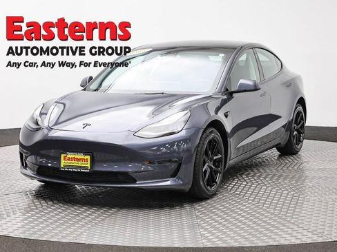 Used 2023 Tesla Model 3 Standard Range RWD image 1