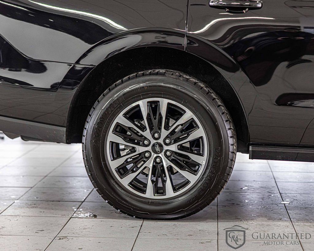 Used 2025 Ford Expedition Platinum AWD/4WD image 10