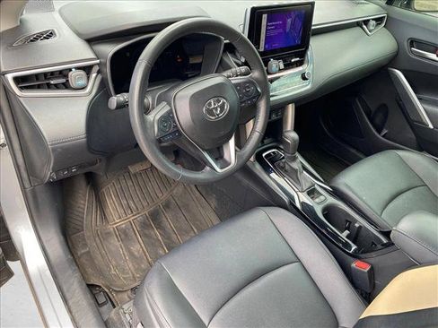 Used 2024 Toyota Corolla Cross XLE w/ Convenience Package FWD image 13